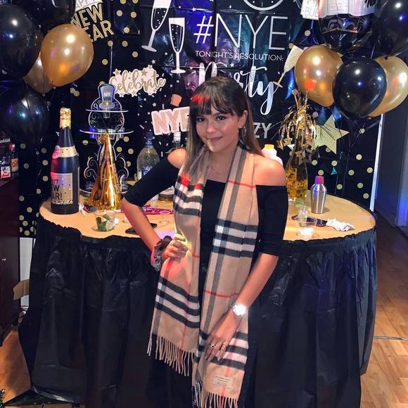 Meet your Posher, Darian - Picture 1 of 1